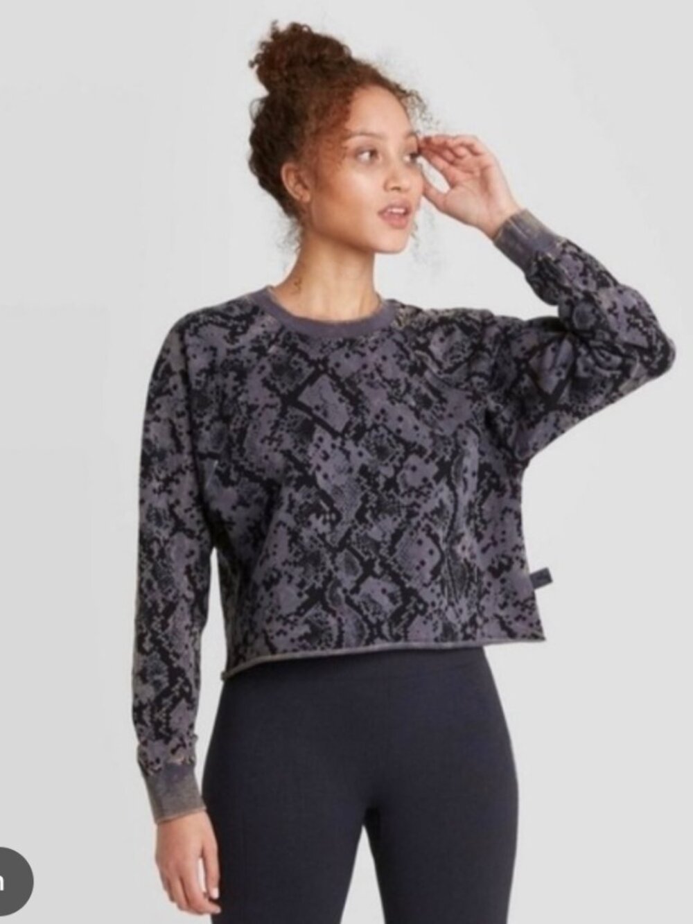Joy Lab Charcoal Snake-Print Cropped Sweatshirt